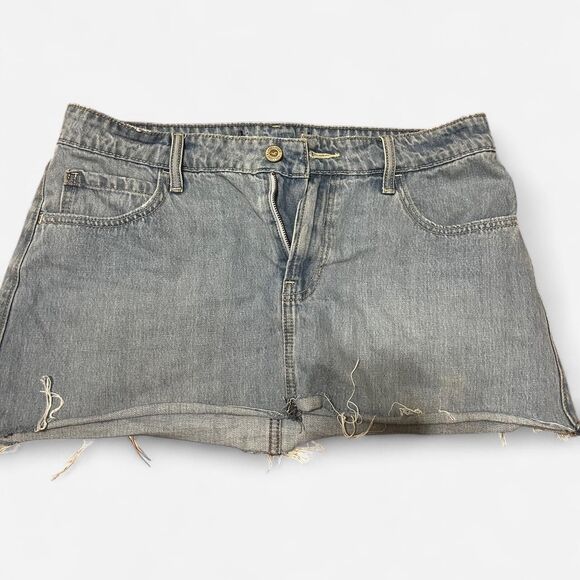 Hollister Women's Denim Skirt - Picture 2 of 6